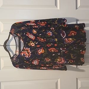 Old Navy: Floral Maternity Blouse